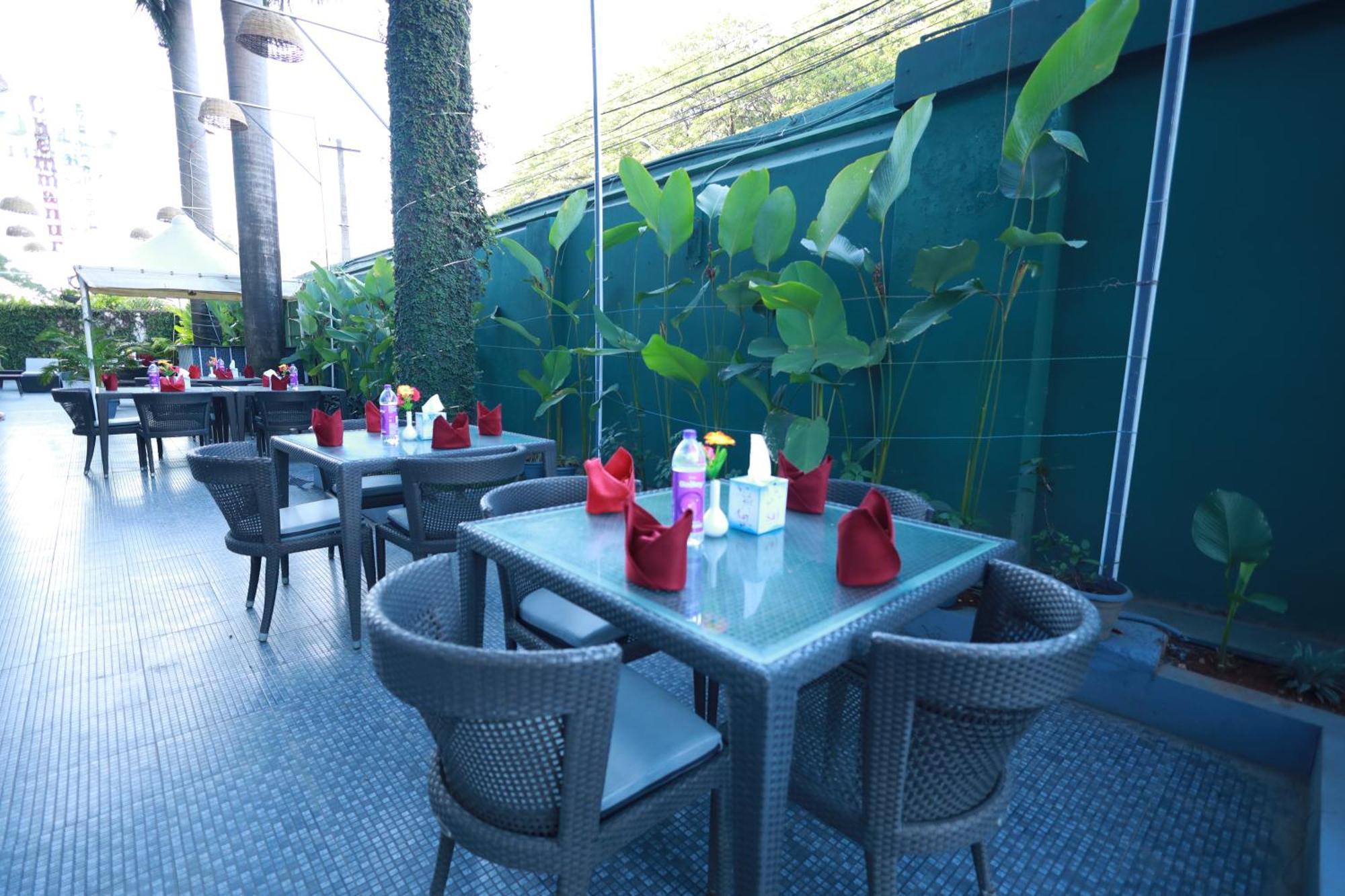 Saj Luciya -A Classified 4 Star Hotel Тривандрум Экстерьер фото