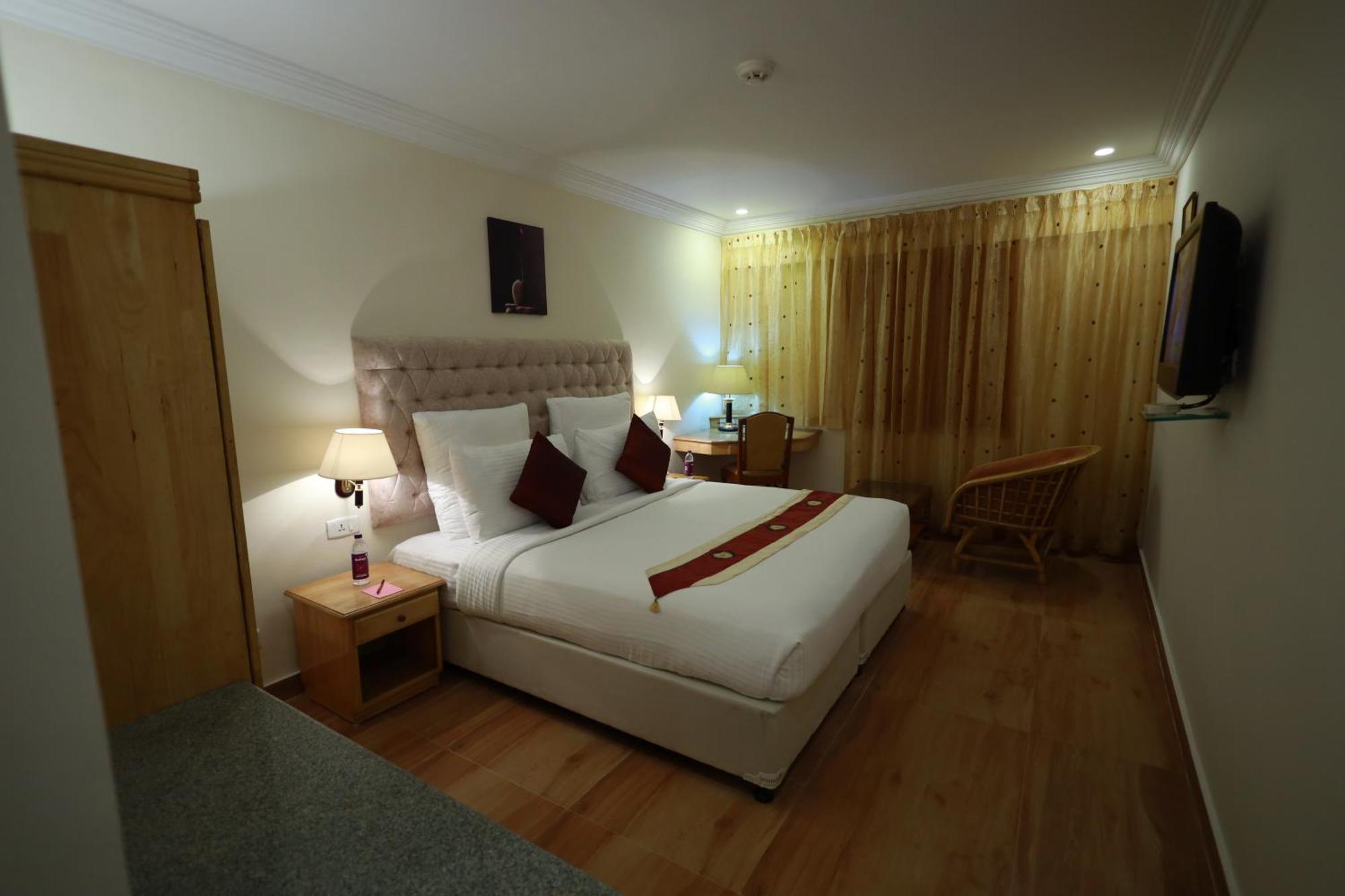 Saj Luciya -A Classified 4 Star Hotel Тривандрум Экстерьер фото