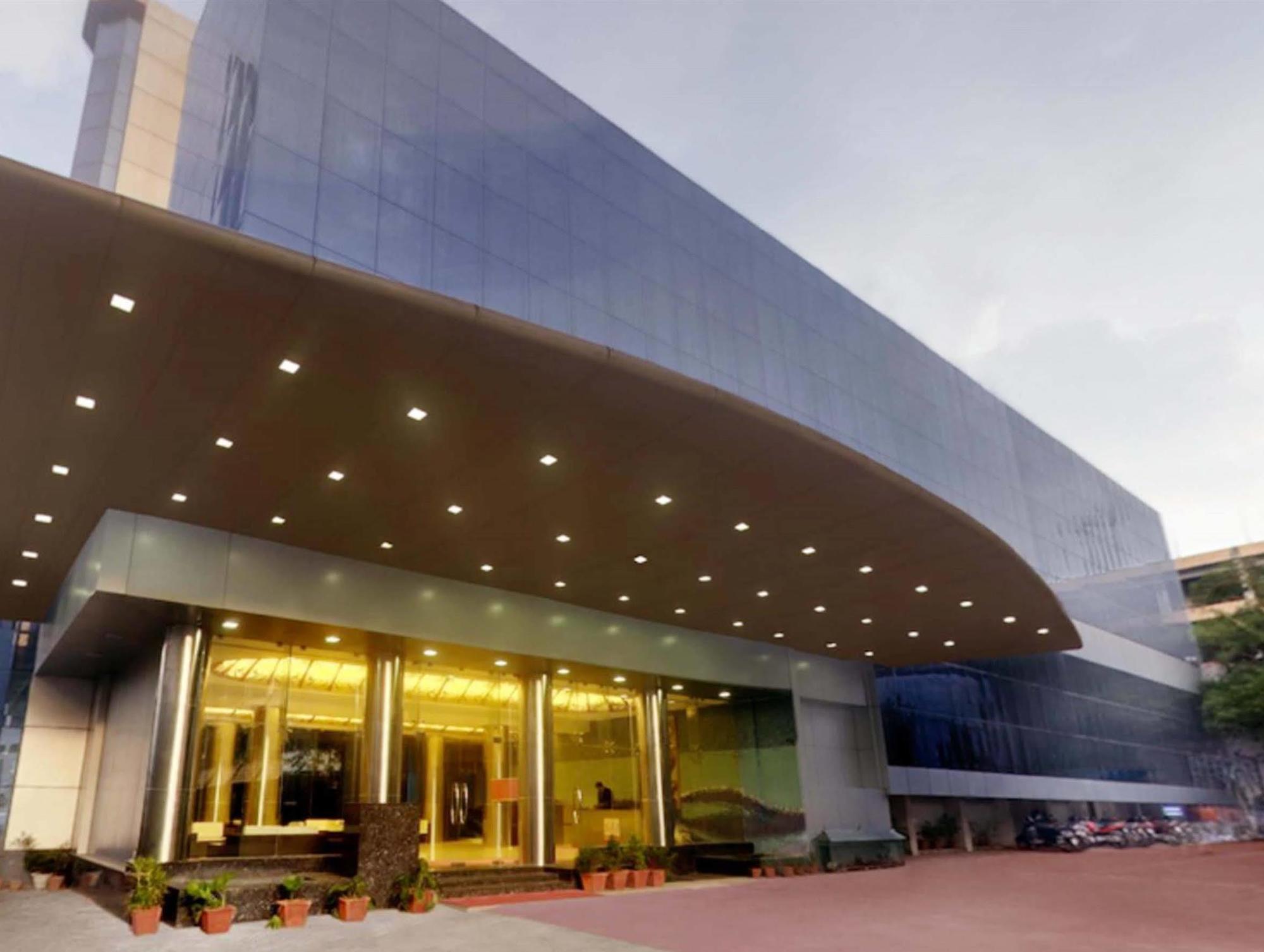 Saj Luciya -A Classified 4 Star Hotel Тривандрум Экстерьер фото